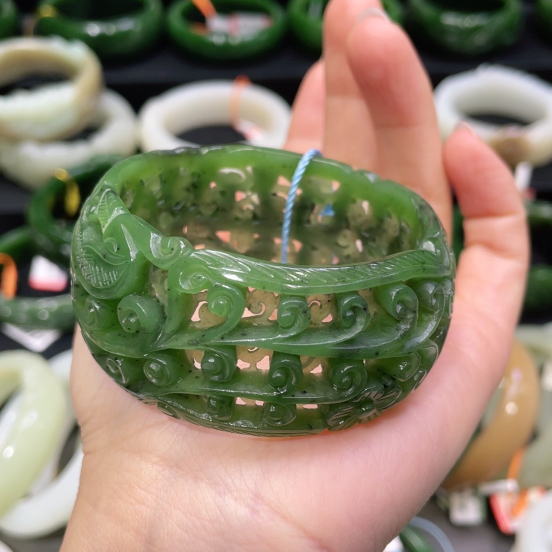 未镶嵌手镯和田玉88