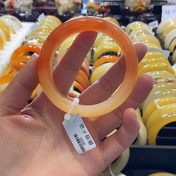 石英质玉（黄龙玉）手镯未镶嵌