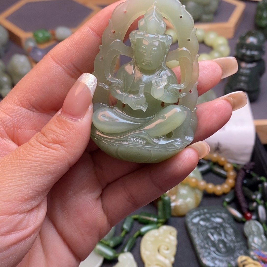 和田玉颈饰未镶嵌