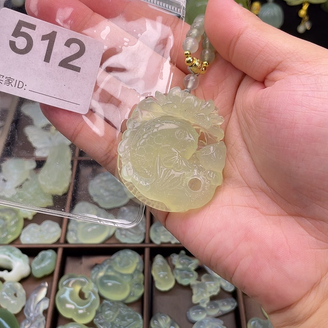 酷****蛇纹石玉未镶嵌颈饰