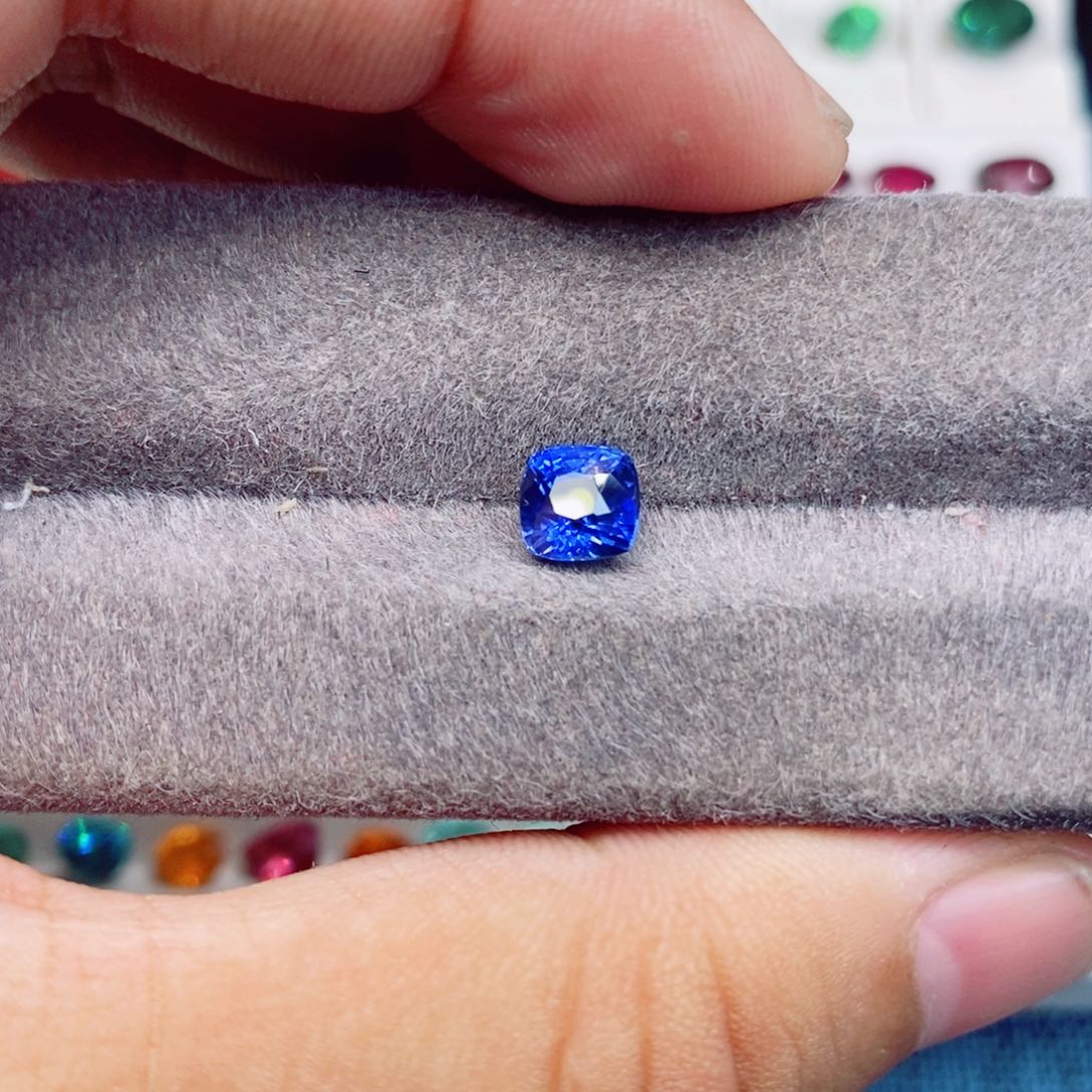 蓝宝石裸石未镶嵌蓝宝石1.57克拉