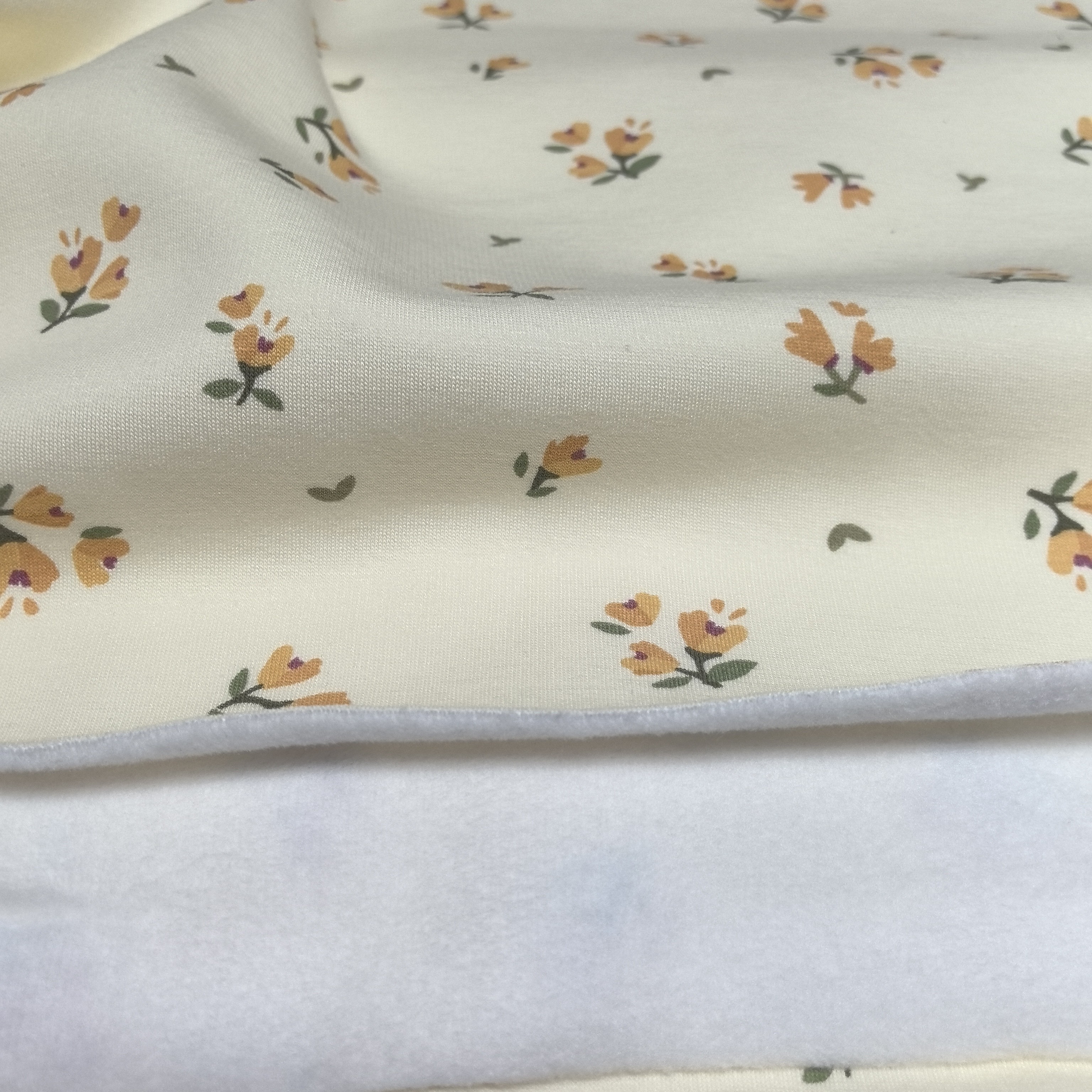 690   婴幼儿品牌超软加厚高弹一体牛奶绒面料