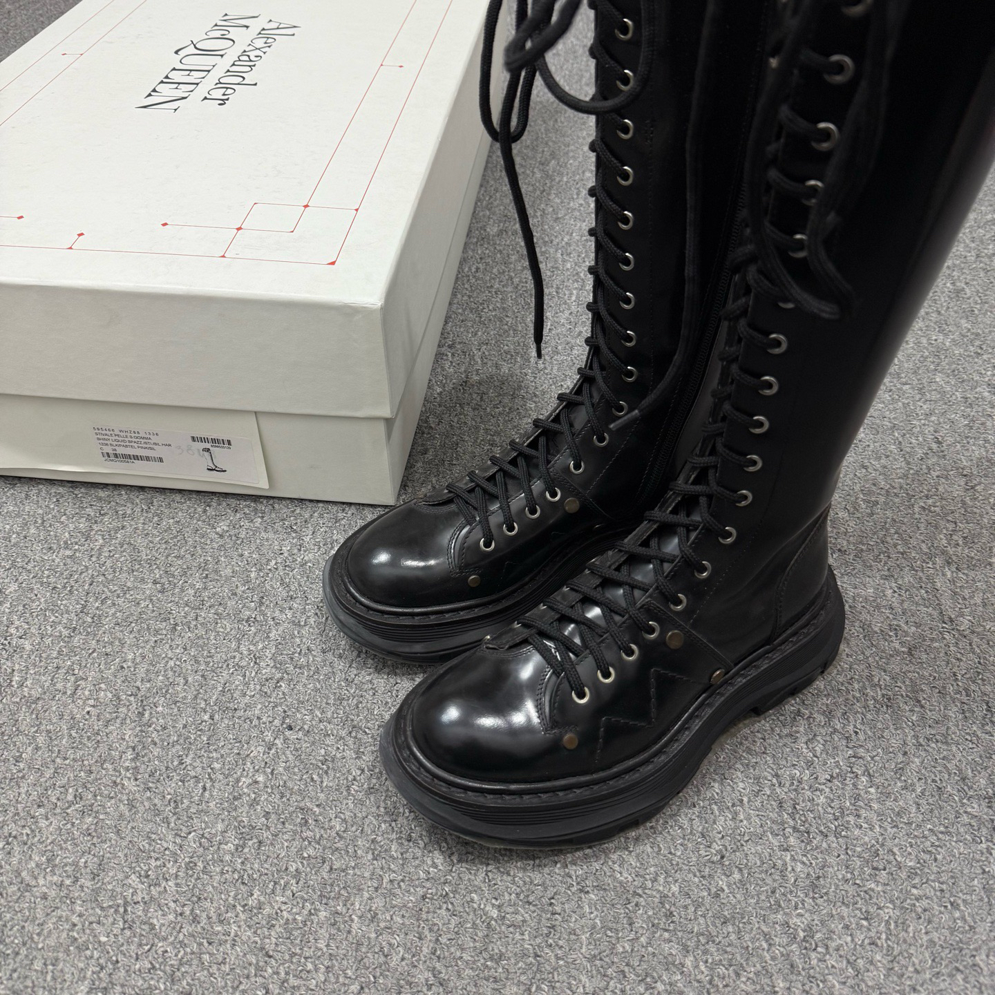 未使用 Alexander McQueen/亚历山大·麦昆 18798117 骑士靴35.5码