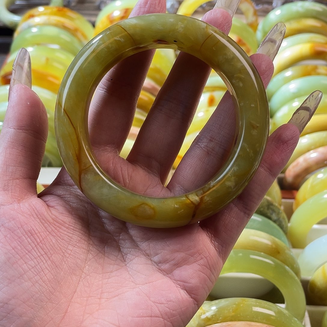 蛇纹石玉未镶嵌手镯60