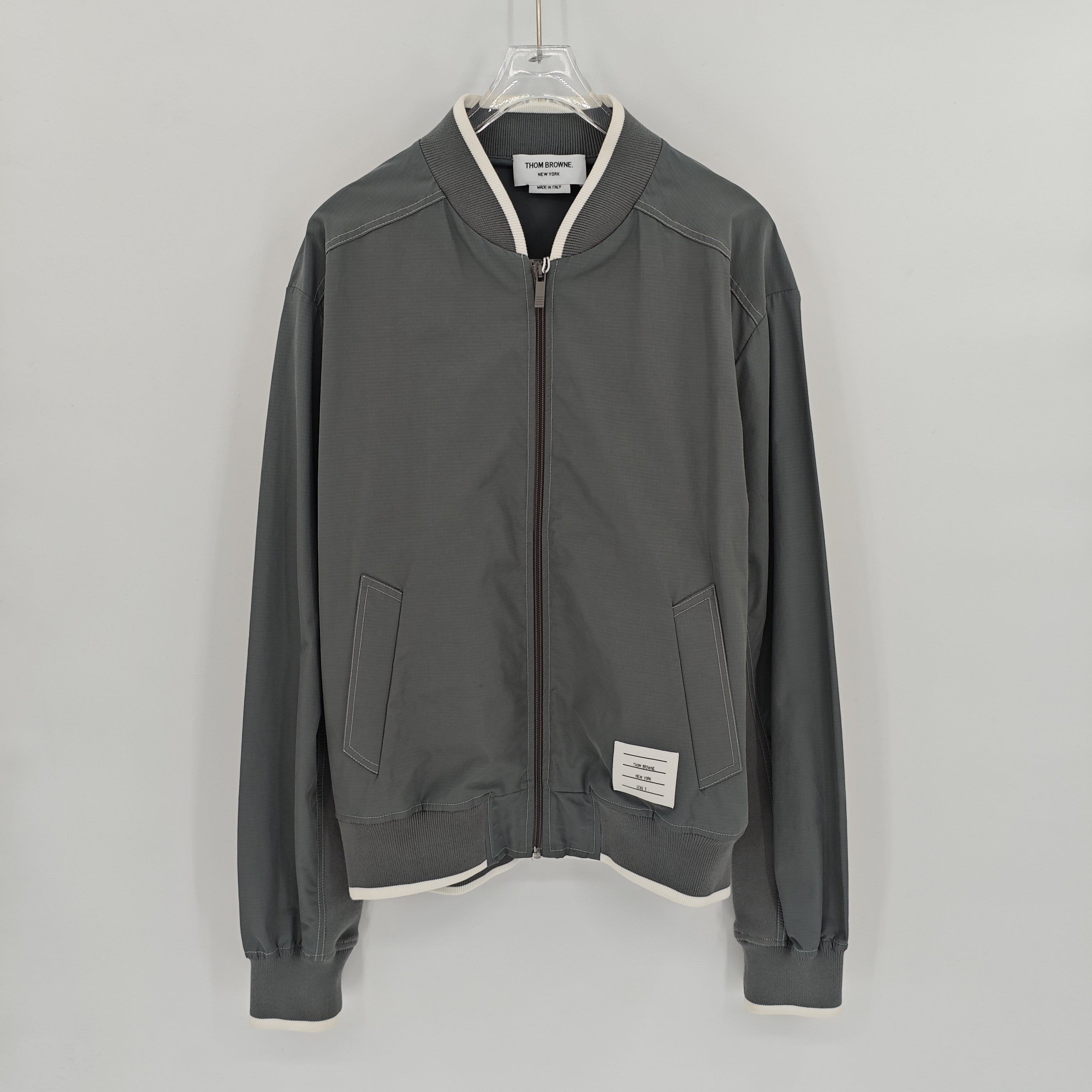 99新 THOMBROWNE 灰色防裂尼龙冲锋夹克外套/2码/Sw24280
