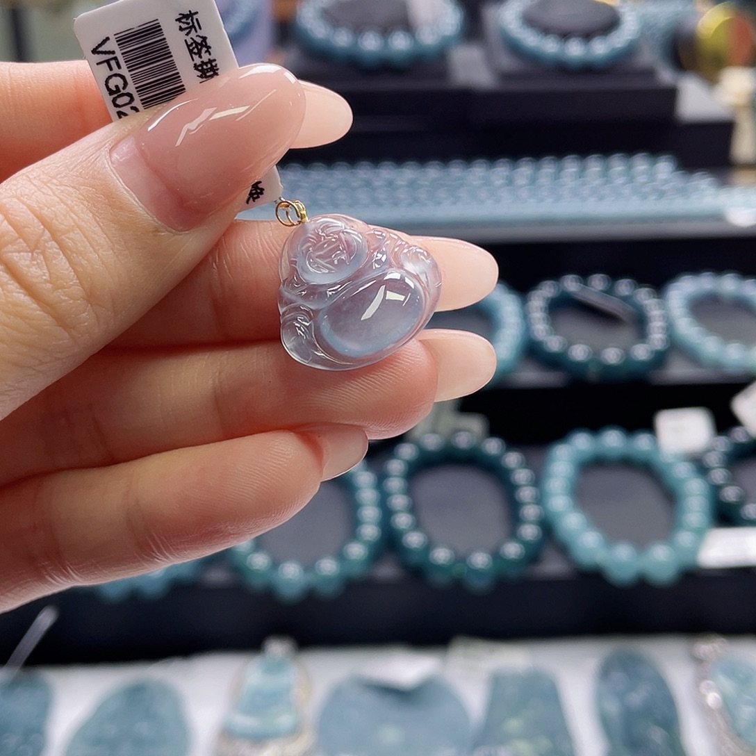 翡翠18K金镶嵌颈饰佛公