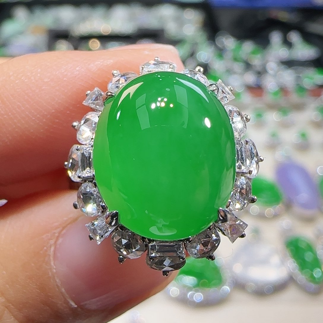 翡翠吊坠(不含链)18K金镶嵌