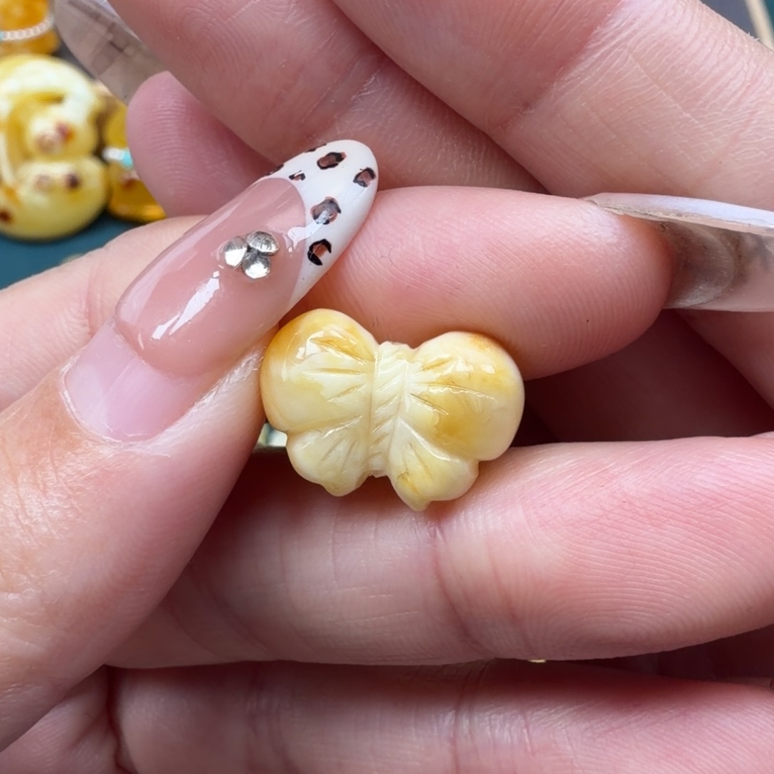 琥珀未镶嵌裸石蜜蜡
