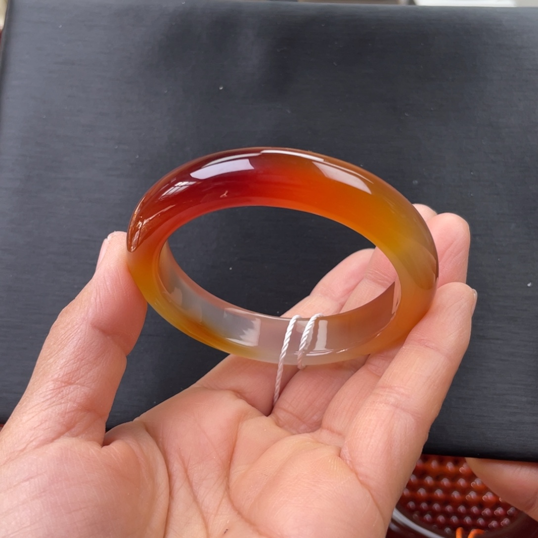 玛瑙/玉髓未镶嵌手镯54圈