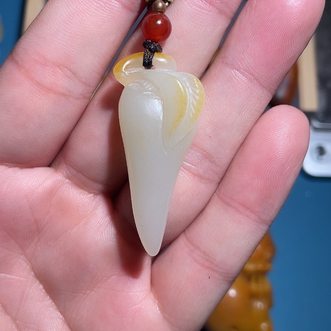 和田玉未镶嵌车挂