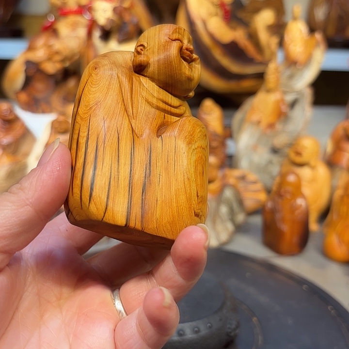 柏木太行崖柏弥勒佛