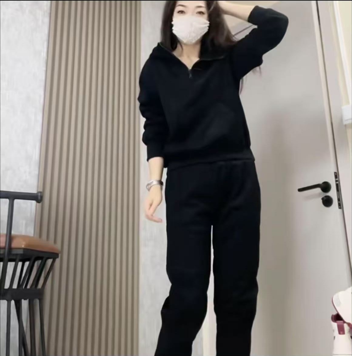 2025早秋休闲运动套装女新款纯色连帽卫衣束口卫裤两件套