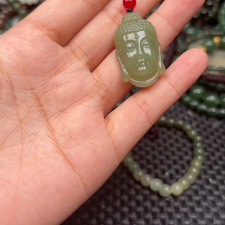 颈饰未镶嵌和田玉