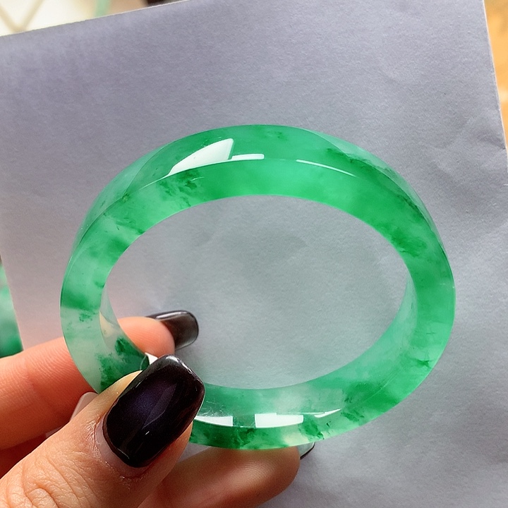 石英质玉未镶嵌手镯