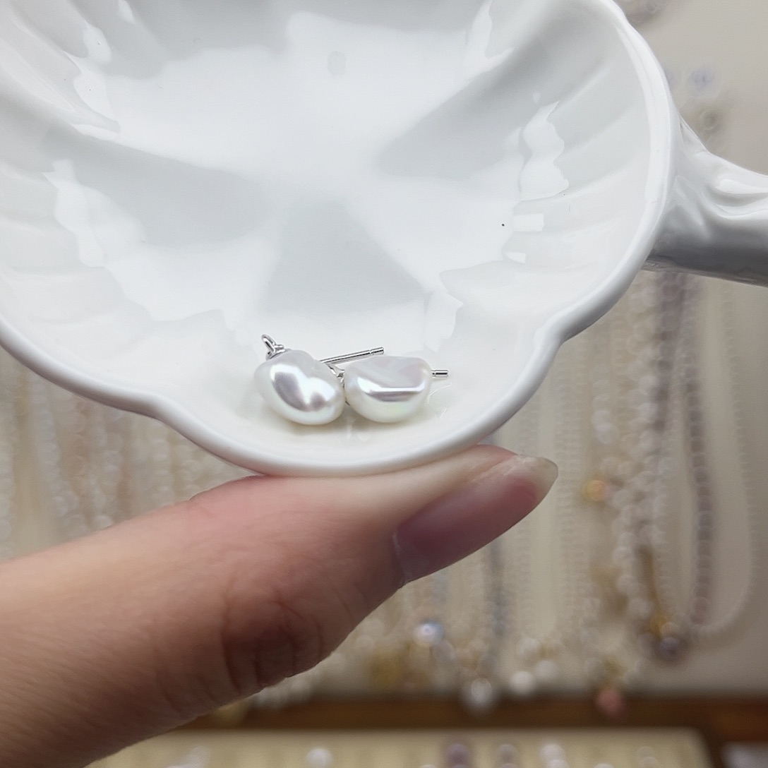 银S925镶嵌淡水珍珠巴洛克碎银子耳钉