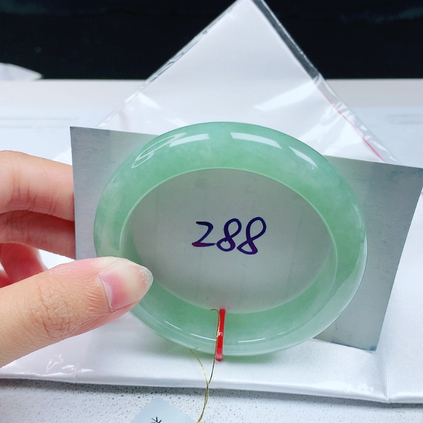 【闪购商品】翡翠手镯未镶嵌54.6圈
