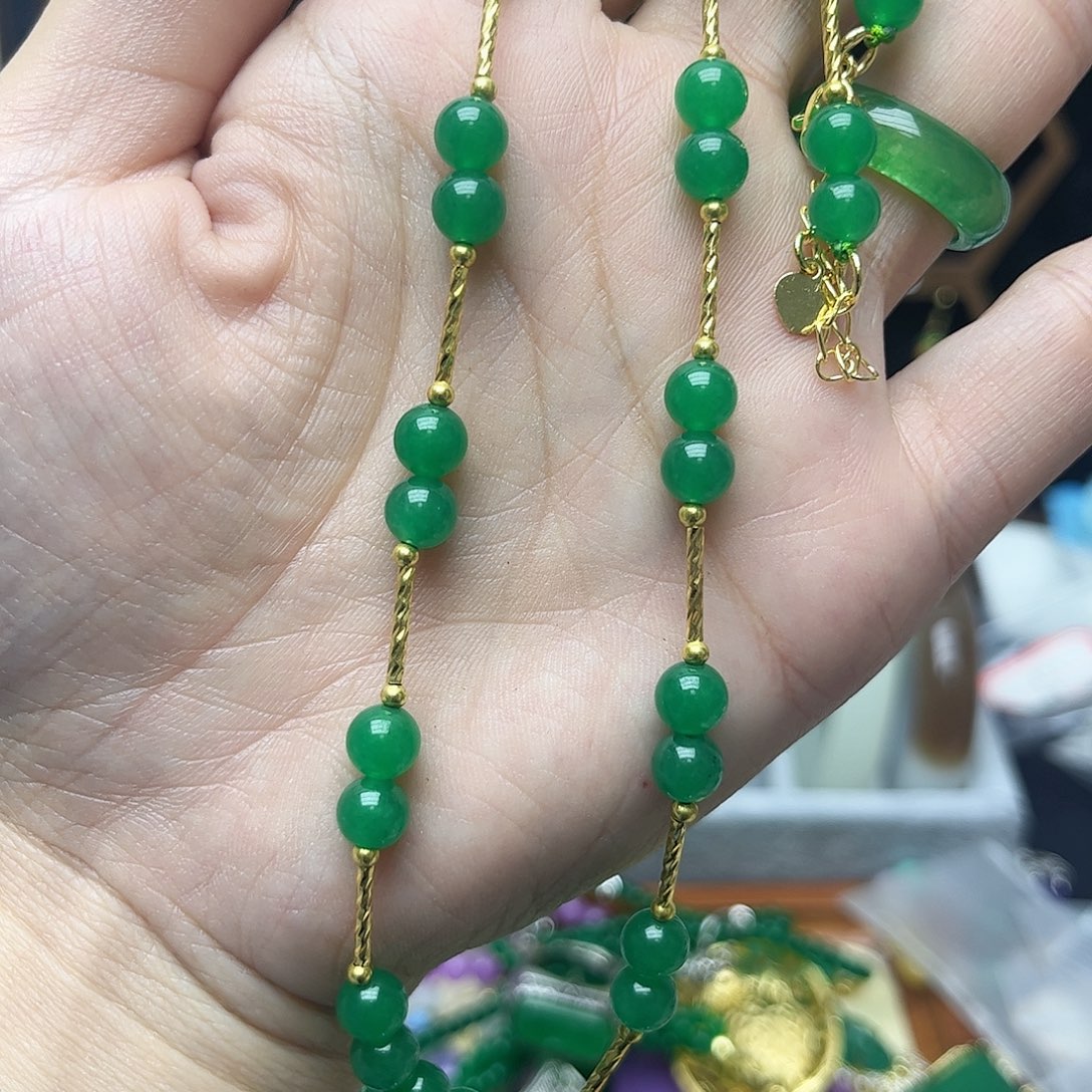 翡翠未镶嵌手链漫天星小