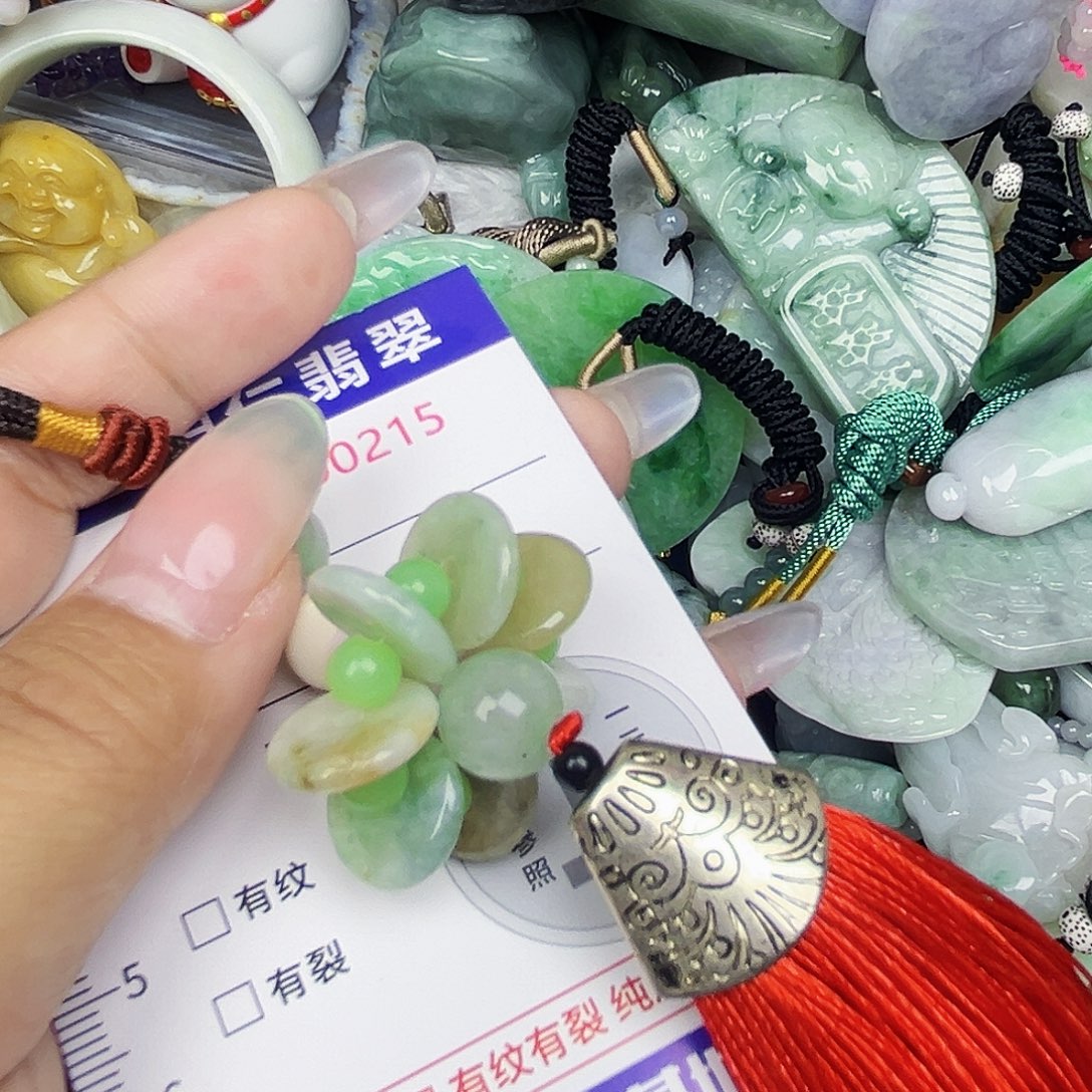 翡翠未镶嵌吊坠(不含链)11