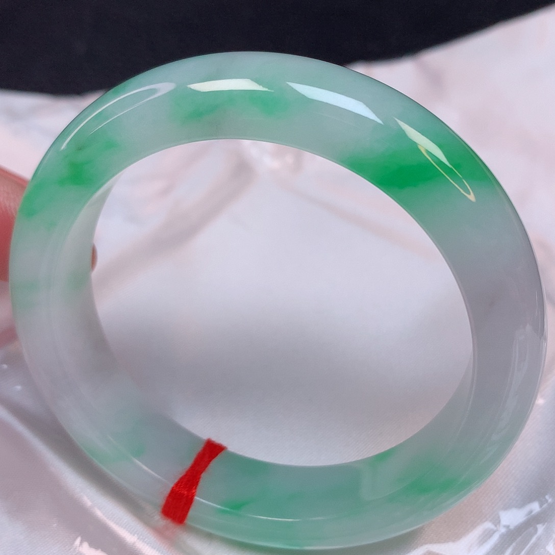 翡翠手镯未镶嵌55+ 翡翠手镯