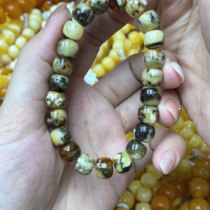 未镶嵌琥珀珠宝奇石