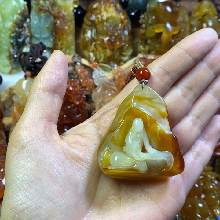 蛇纹石玉颈饰未镶嵌