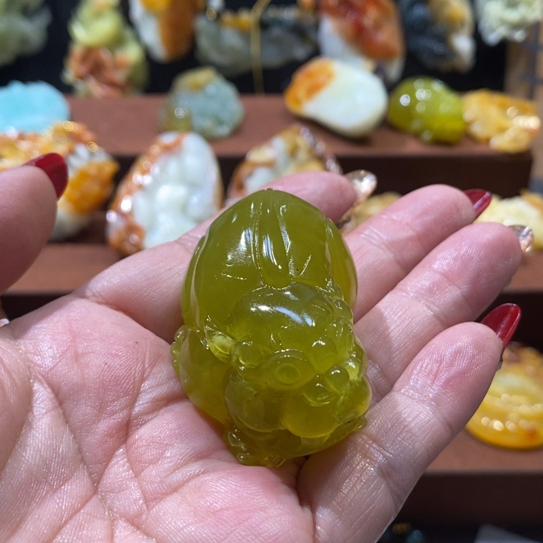 蛇纹石玉颈饰未镶嵌