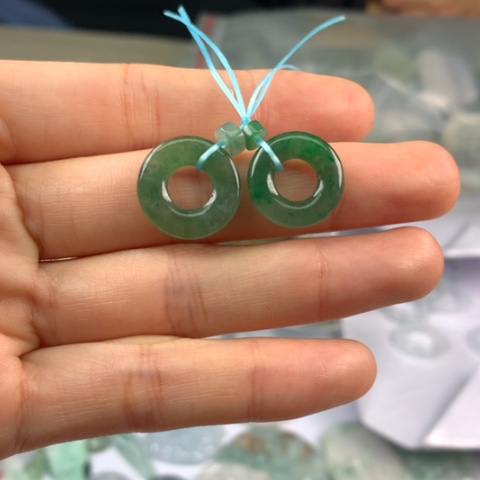 翡翠颈饰未镶嵌翡翠