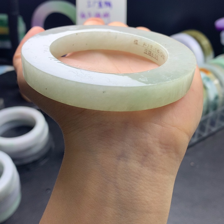 定制翡翠翡翠手镯未镶嵌