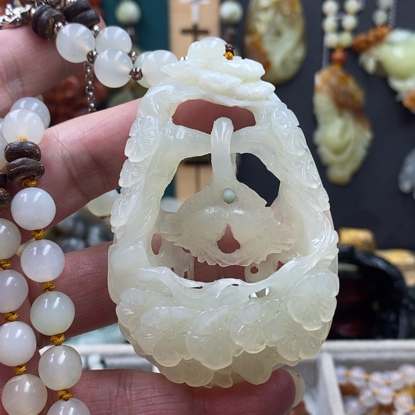 【闪购商品】蛇纹石玉吊坠未镶嵌