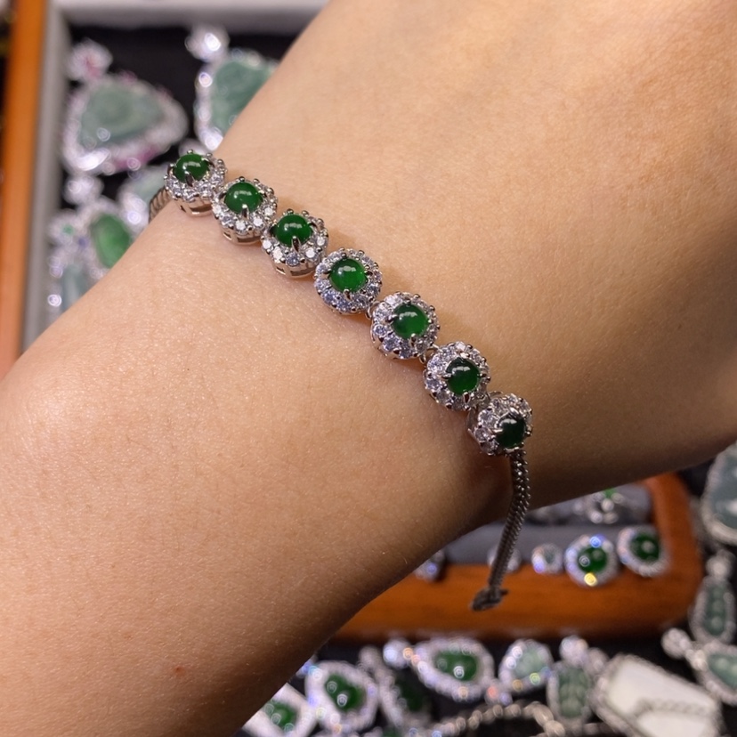 【闪购商品】翡翠颈饰未镶嵌天然