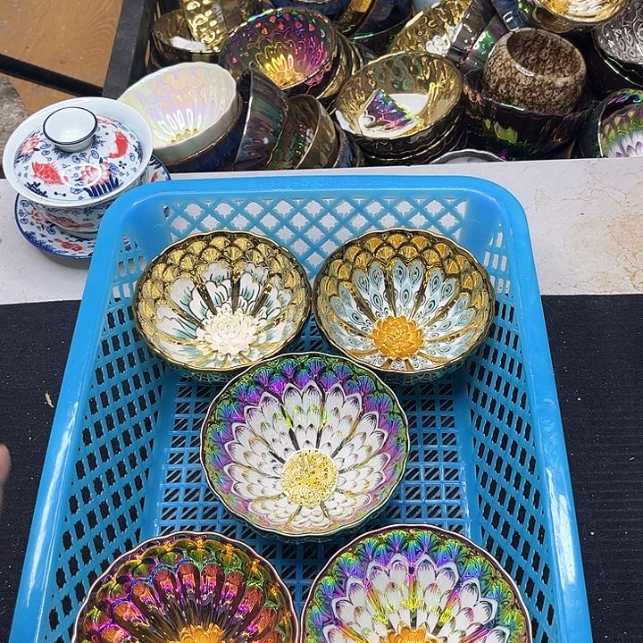 陶瓷四只莲花一支龙