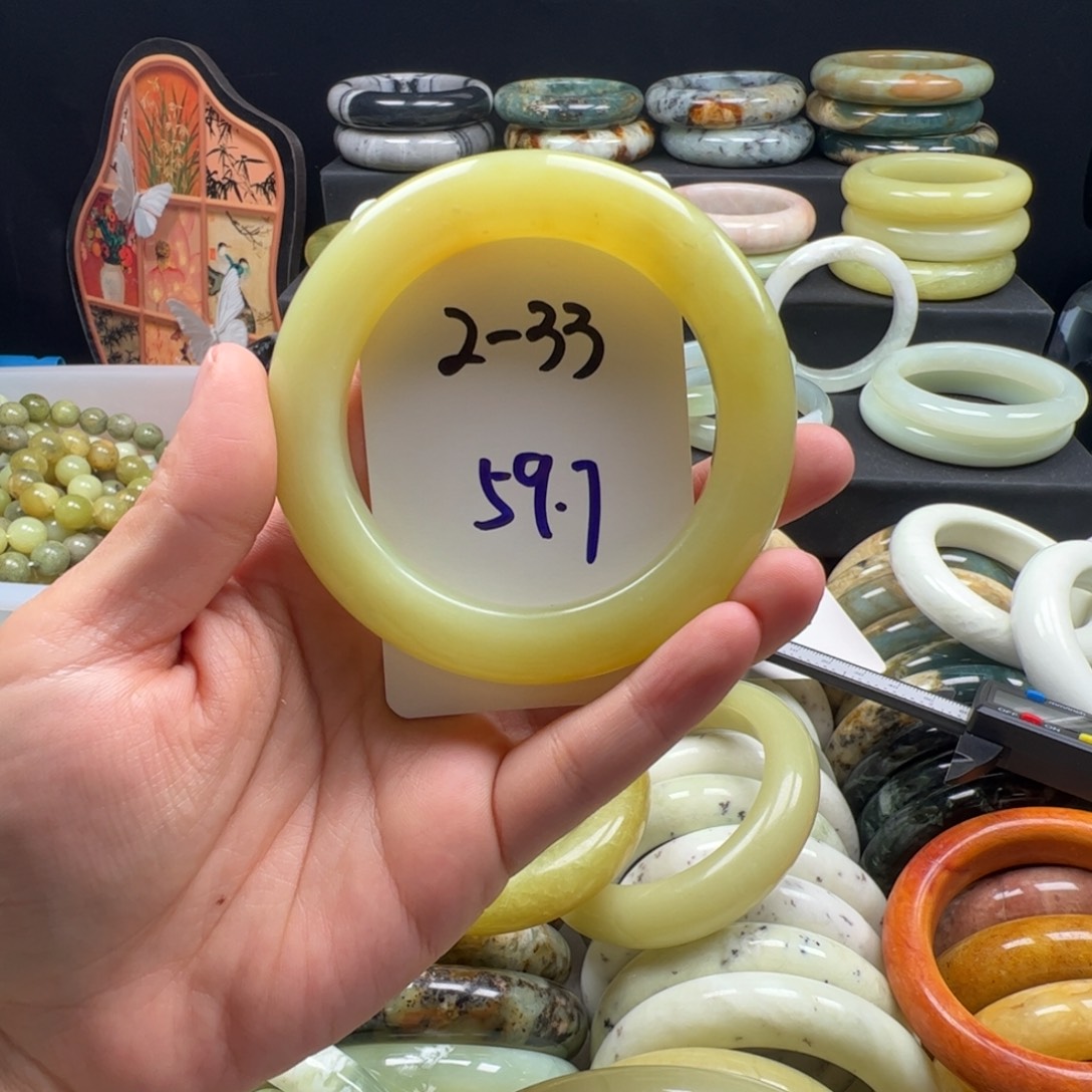 奥***妈蛇纹石玉未镶嵌手镯