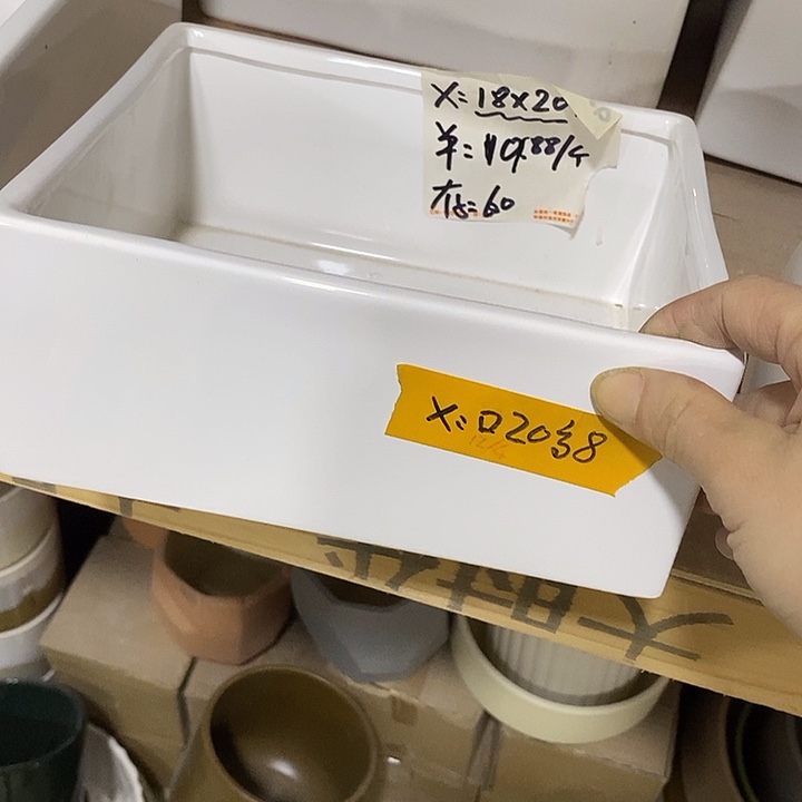 陶瓷花盆有孔 瑕疵介意勿拍 