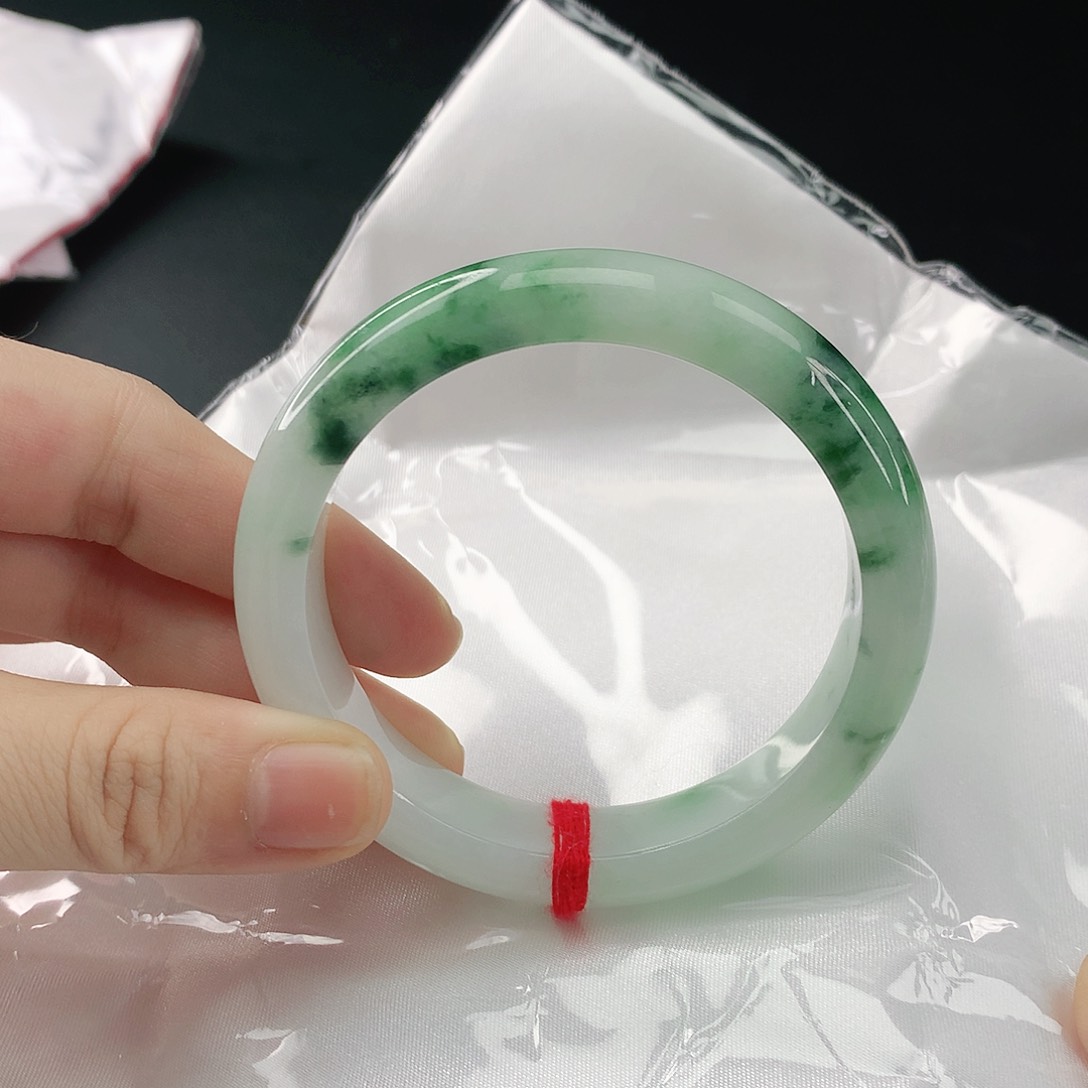 翡翠手镯未镶嵌翡翠370