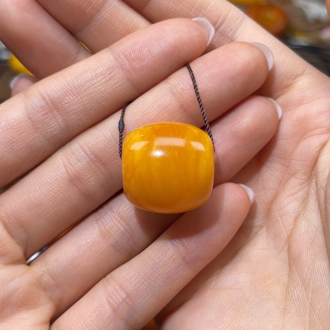 【闪购商品】琥珀裸石未镶嵌桶珠