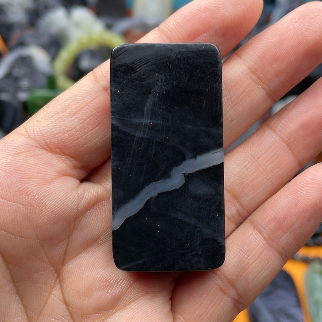 漏***个和田玉未镶嵌颈饰