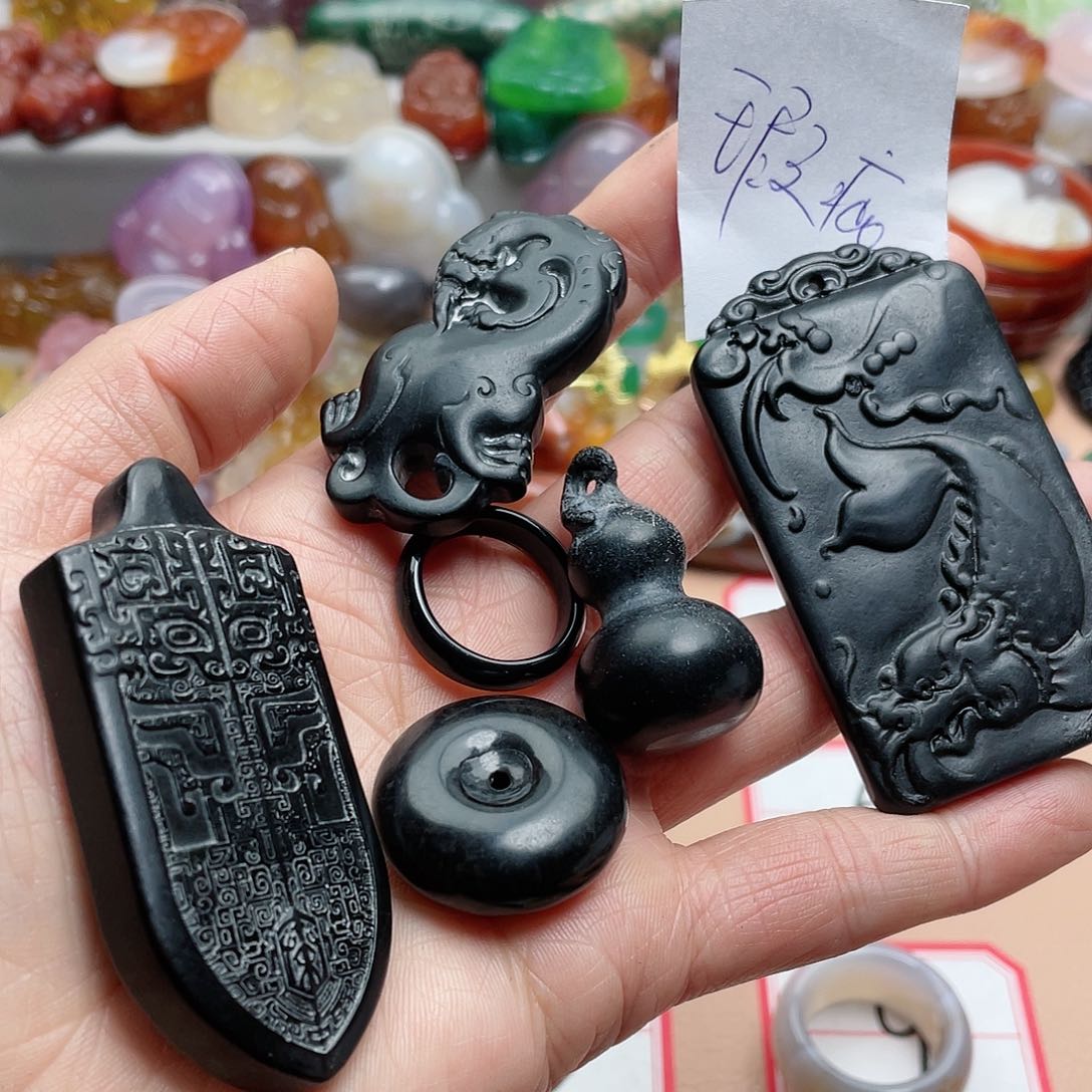 玛瑙/玉髓颈饰合金林**?