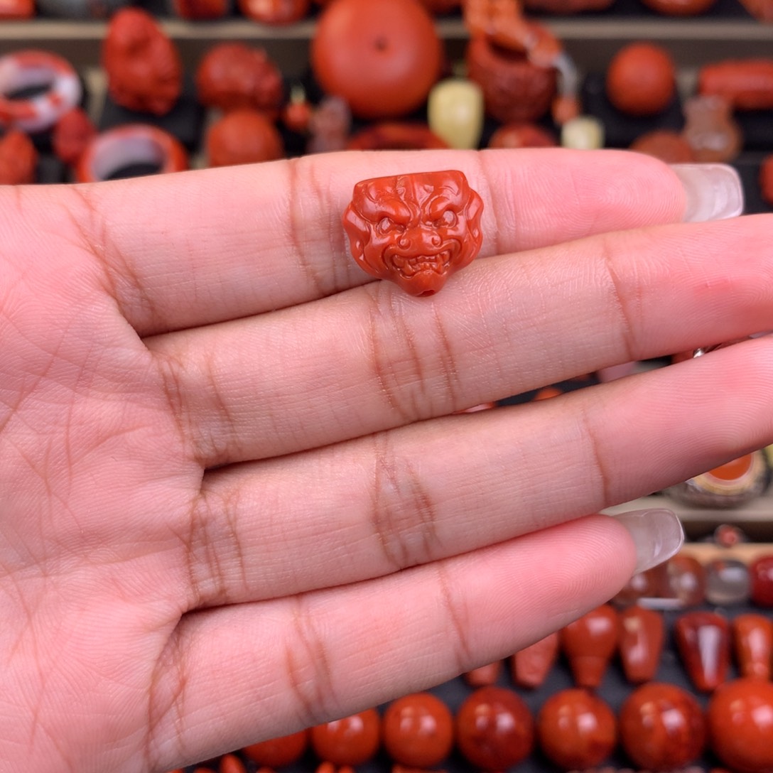 南红玛瑙未镶嵌兽面背云15+