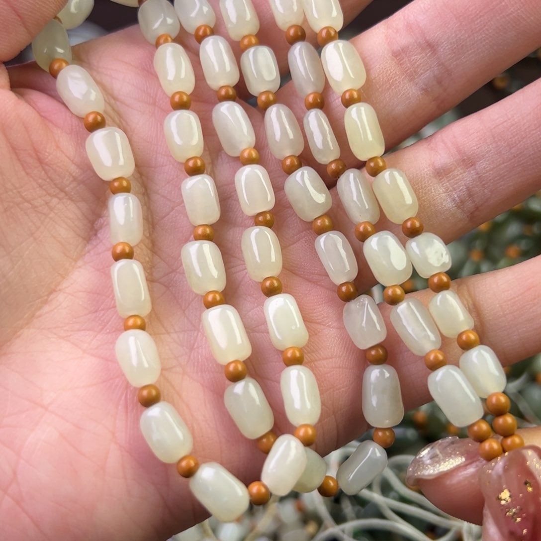 和田玉颈饰未镶嵌