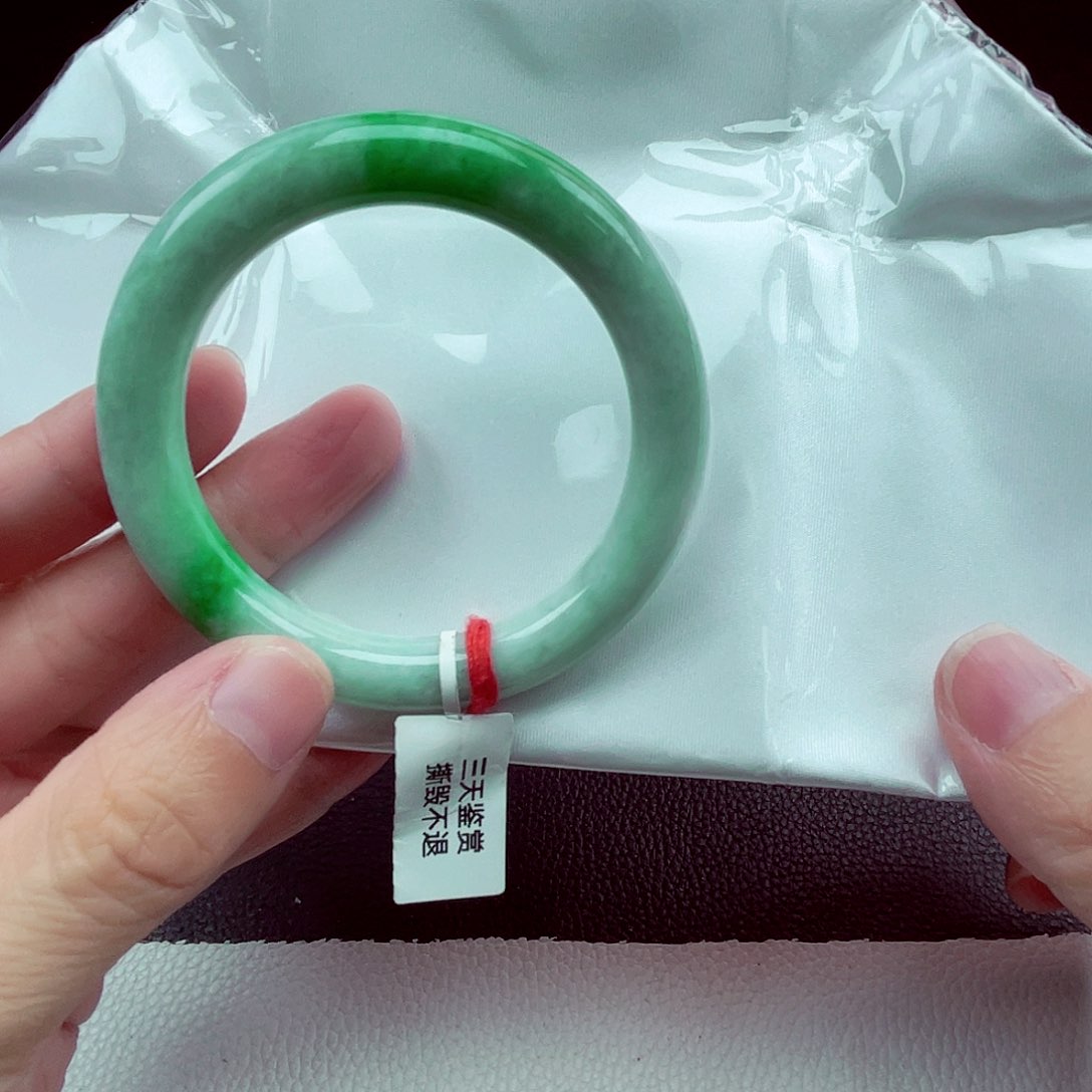 翡翠手镯未镶嵌勇**?天然缅甸翡翠