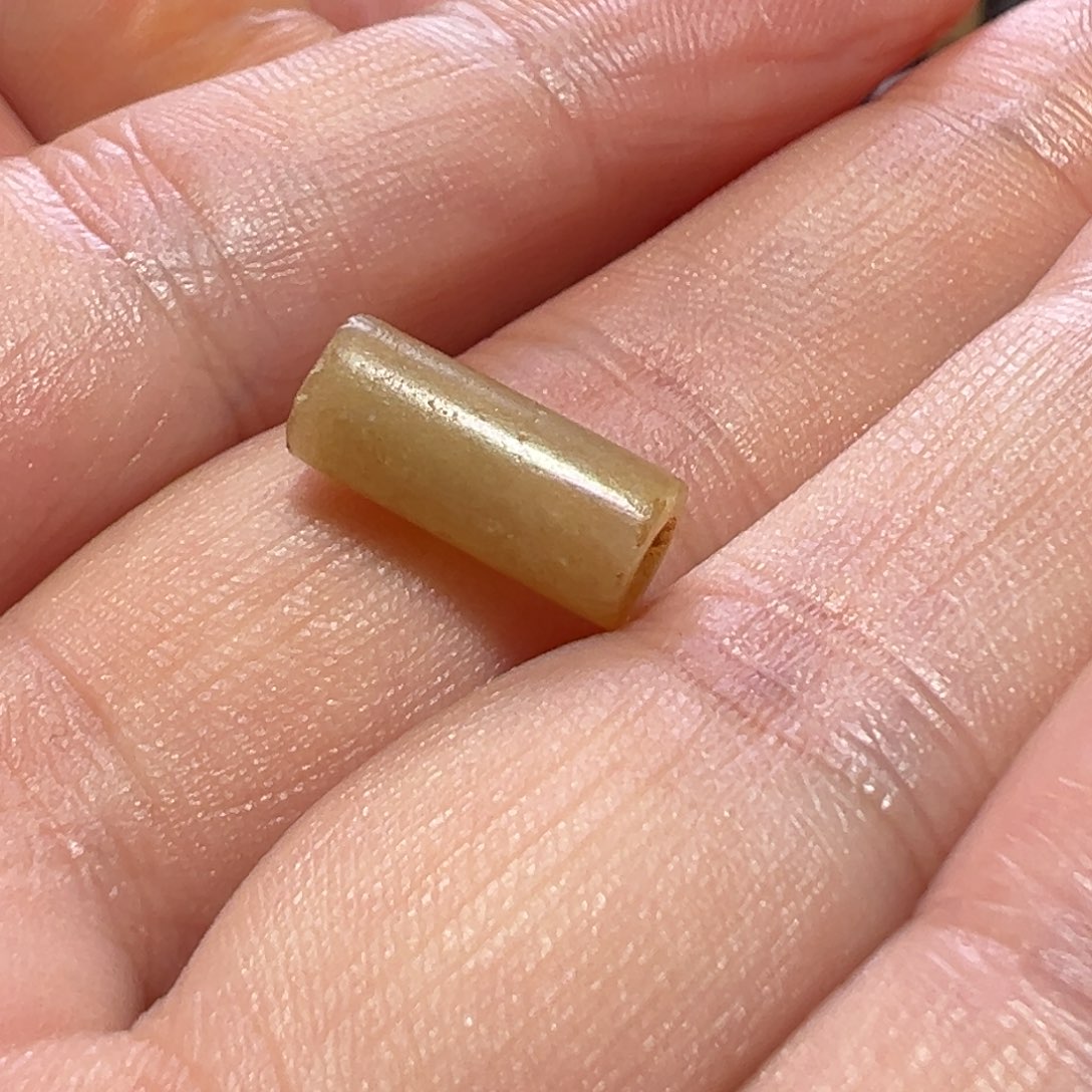 王***者和田玉未镶嵌颈饰