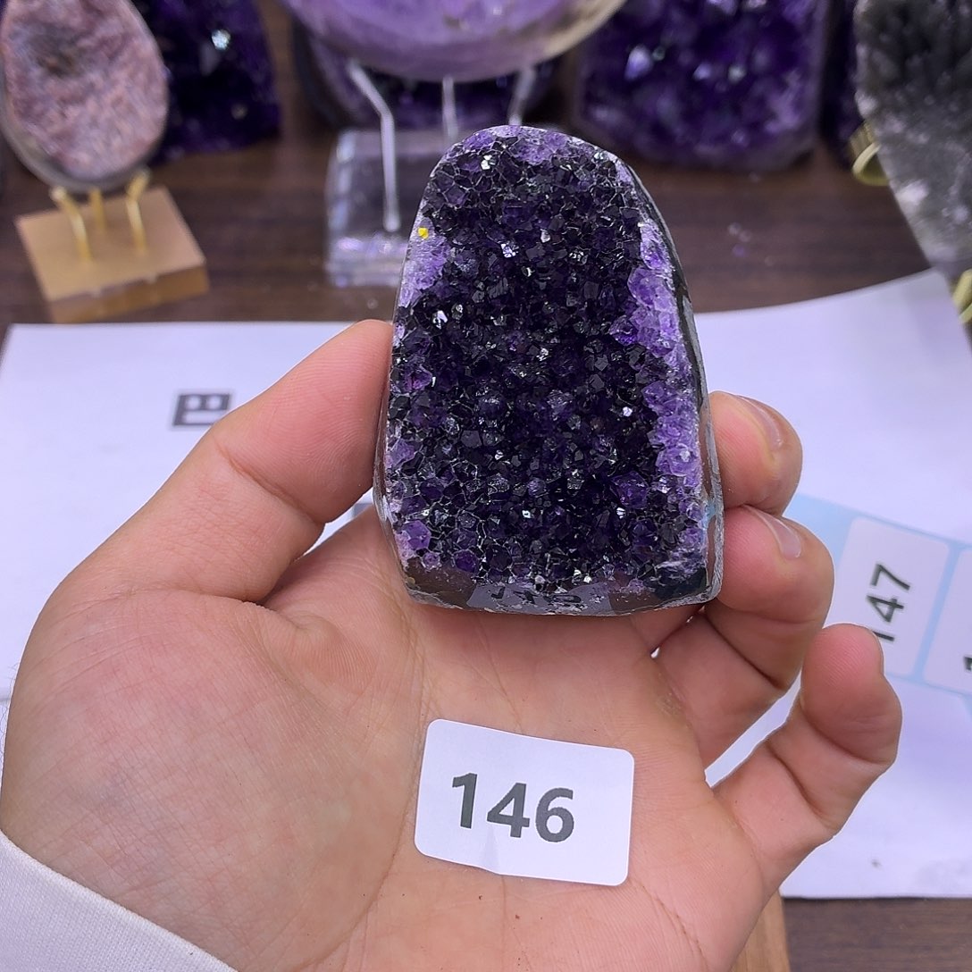 紫晶大型摆件（非配饰）未镶嵌