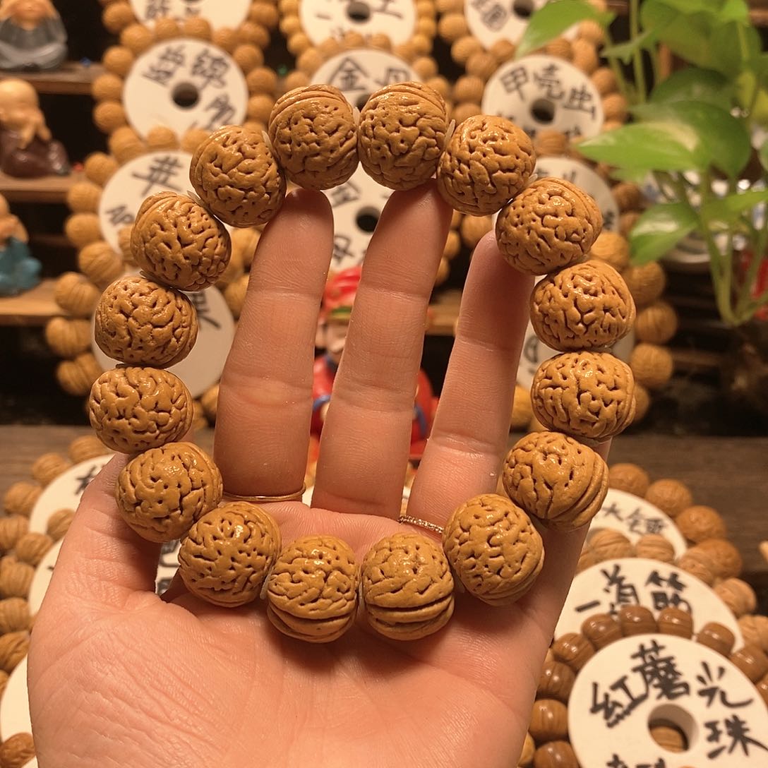 【闪购商品】莫****~桃核东北三道筋手串