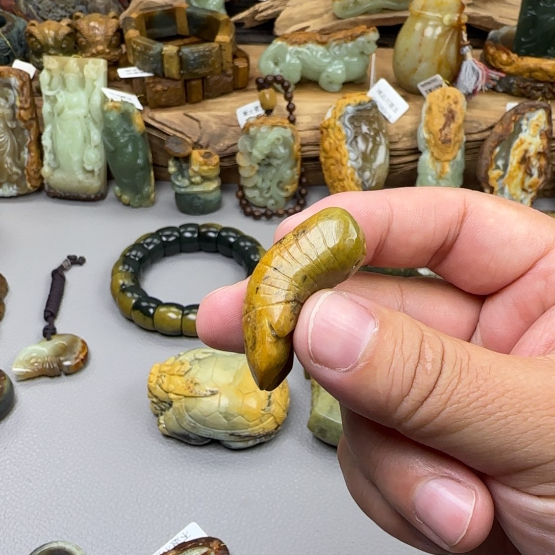 岫岩河磨玉（透闪石质玉）未镶嵌珠宝奇石