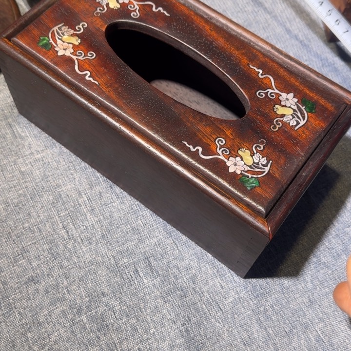 贡木抽纸盒的的的的的