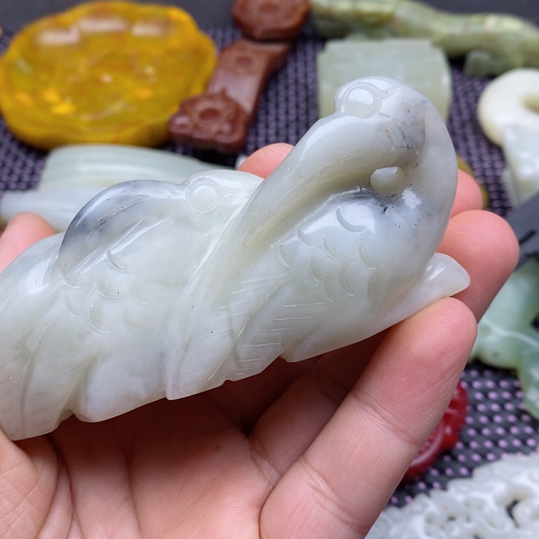 蛇纹石玉颈饰未镶嵌