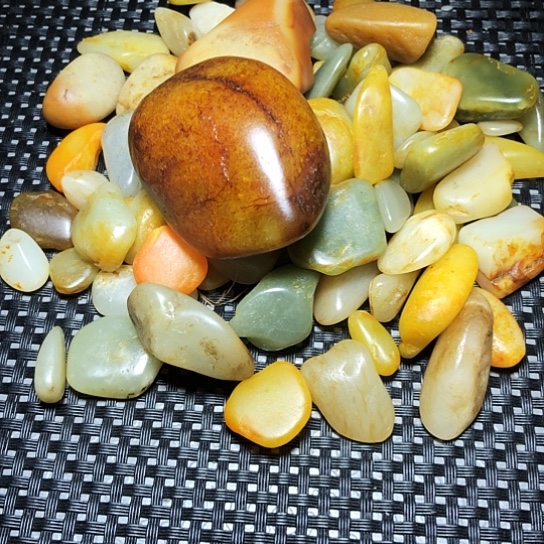 新疆和田原石石头陶