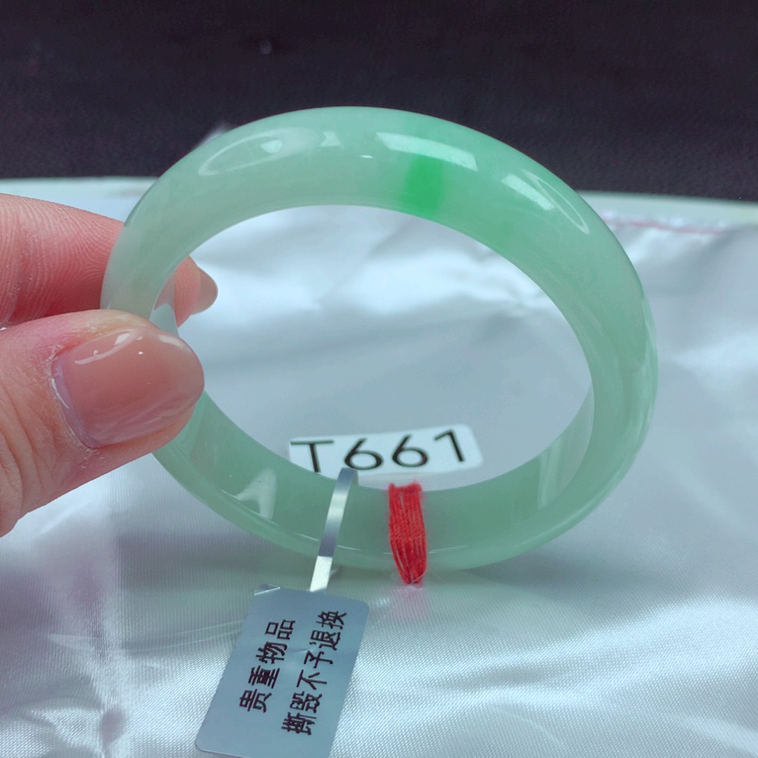 翡翠手镯未镶嵌手镯88