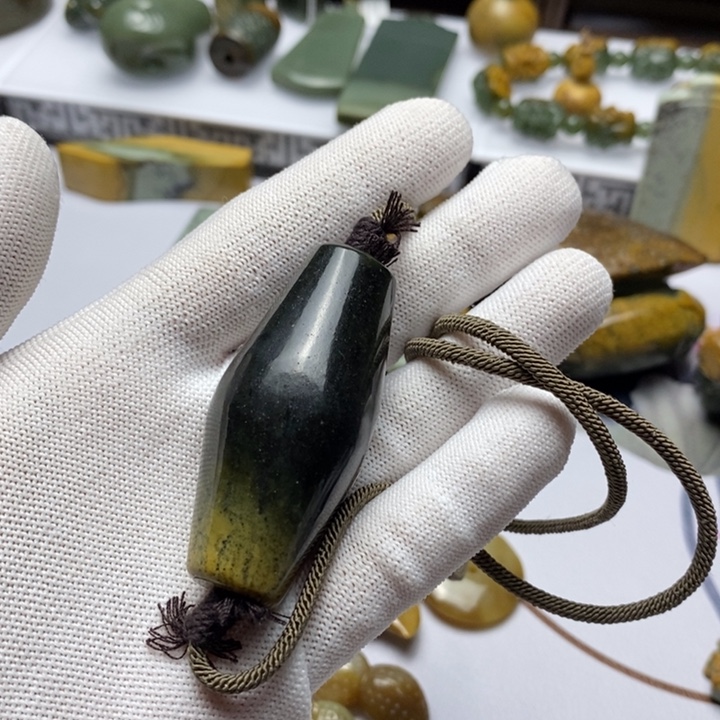 岫岩河磨玉（透闪石质玉）手把未镶嵌