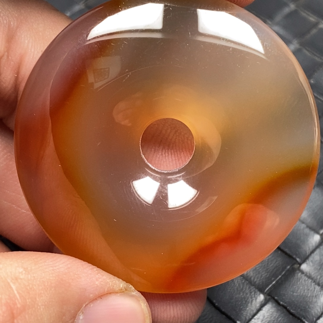 齐***斤玛瑙/玉髓未镶嵌颈饰